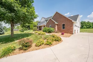 2756 Amethyst Ct, Green Bay, WI 54311 - Photo 3