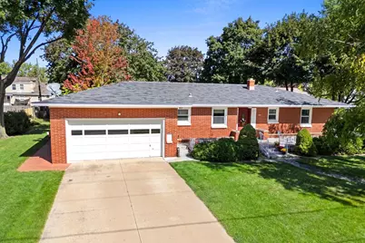 854 E Cecil Street, Neenah, WI 54956 - Photo 1