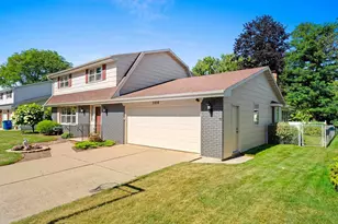 506 Pine Terrace, Green Bay, WI 54303 - Photo 5