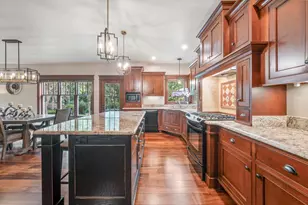 1000 Crown Pointe Cir, Suamico, WI 54173 - Photo 9