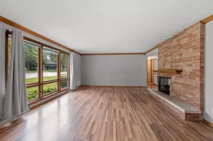 140 Helene Ct, Green Bay, WI 54301 - Photo 9