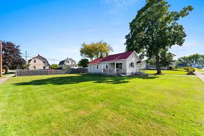 1571 Charles Street, Green Bay, WI 54302 - Photo 7