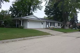 70 Grove St, Clintonville, WI 54929 - Photo 3