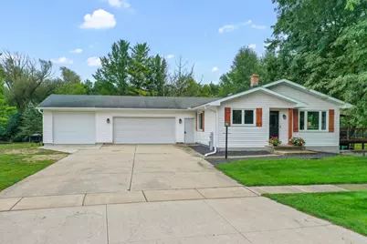 302 Hill Road, Rosendale, WI 54974 - Photo 1