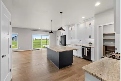 928 Mendota Drive, Green Bay, WI 54311 - Photo 7