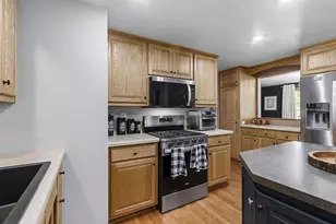 3467 Golf Dr, Green Bay, WI 54311 - Photo 11