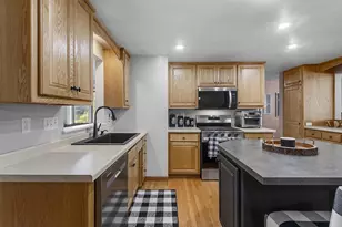 3467 Golf Dr, Green Bay, WI 54311 - Photo 7