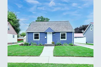 1715 E College Avenue, Appleton, WI 54915 - Photo 1