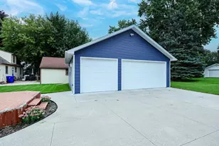 1715 E College Ave, Appleton, WI 54915 - Photo 5