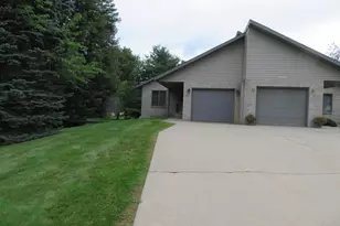 1617 Spruce Ct, Shawano, WI 54166 - Photo 3