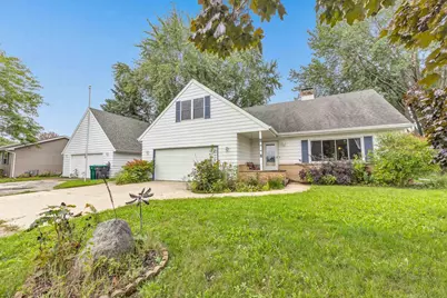 127 W Capitol Drive, Appleton, WI 54911 - Photo 1
