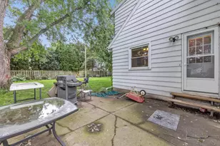 127 W Capitol Dr, Appleton, WI 54911 - Photo 21