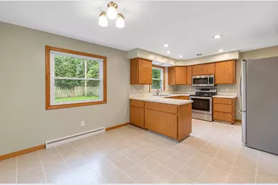 127 W Capitol Drive, Appleton, WI 54911 - Photo 9
