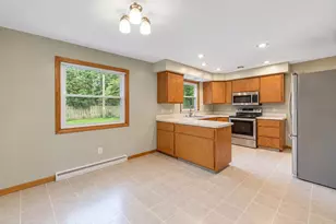 127 W Capitol Dr, Appleton, WI 54911 - Photo 9