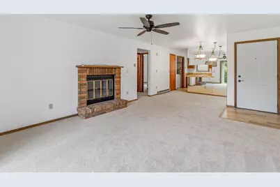 1737 Maricopa Drive #C, Oshkosh, WI 54904 - Photo 3