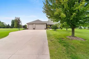 442 Windmill Dr, Kaukauna, WI 54130 - Photo 5