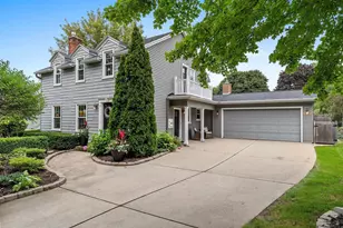 254 Warren Ct, Green Bay, WI 54301 - Photo 1