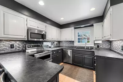 254 Warren Court, Green Bay, WI 54301 - Photo 7