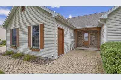 N6519 Canterbury Lane, Fond du Lac, WI 54937 - Photo 3