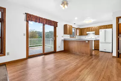 985 Springs Road, Fond du Lac, WI 54935 - Photo 9