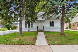 1030 Hickory Hill Dr, Green Bay, WI 54304 - Photo 1