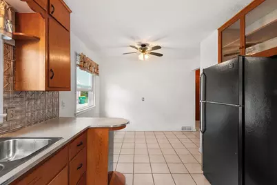 1030 Hickory Hill Drive, Green Bay, WI 54304 - Photo 13