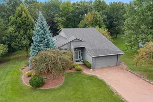 1409 N Bay Highlands Dr, Green Bay, WI 54311 - Photo 5