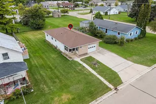 339 Center St, Oconto, WI 54153 - Photo 31