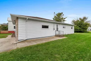 339 Center St, Oconto, WI 54153 - Photo 29