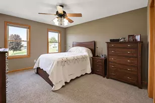 1445 W Breckenridge Ct, Appleton, WI 54914 - Photo 21