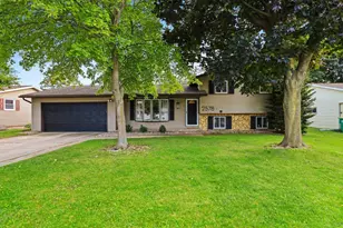 2578 Vicki Ln, Green Bay, WI 54311 - Photo 1