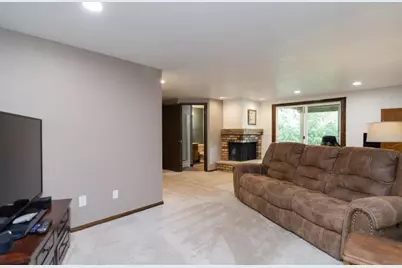 600 Harvard Drive, Neenah, WI 54956 - Photo 33