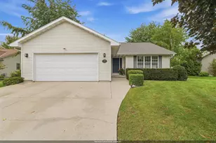 172 Yacoub Ln, Fond du Lac, WI 54935 - Photo 1