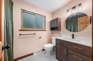 1730 N Briarcliff Dr, Appleton, WI 54915 - Photo 35