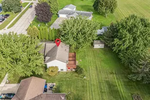 729 Farmington Ave, Oshkosh, WI 54901 - Photo 7