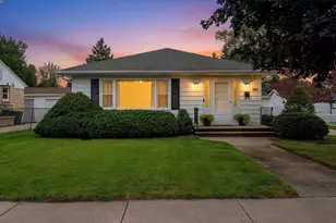 994 Roscoe St, Green Bay, WI 54304 - Photo 1