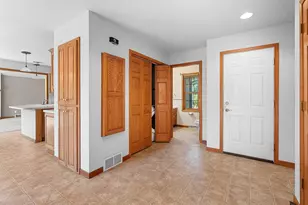 N2346 Rolling Ridge Ct, Waupaca, WI 54981 - Photo 15