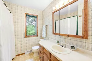 2098 Shawnee Ln, Oshkosh, WI 54901 - Photo 15