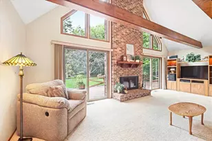 2098 Shawnee Ln, Oshkosh, WI 54901 - Photo 3