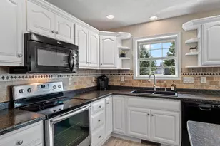 W5985 Sweet William Dr, Appleton, WI 54915 - Photo 19