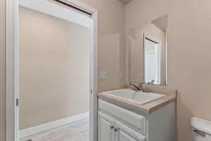 W5985 Sweet William Dr, Appleton, WI 54915 - Photo 23