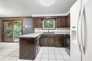 153 Cliffview Dr, Green Bay, WI 54302 - Photo 11