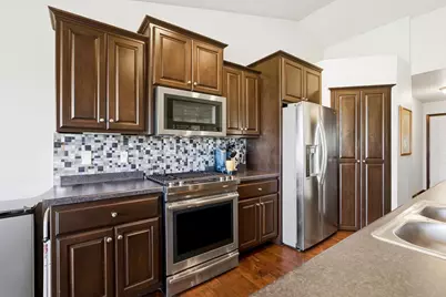 2916 Fox Tail Lane, Menasha, WI 54952 - Photo 9