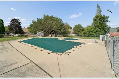 2553 Village Lane #B, Oshkosh, WI 54904 - Photo 25