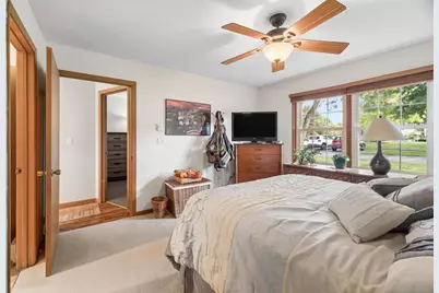2553 Village Lane #B, Oshkosh, WI 54904 - Photo 15