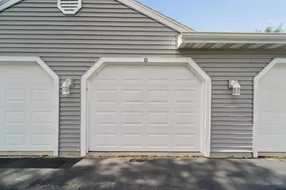 2553 Village Lane #B, Oshkosh, WI 54904 - Photo 21