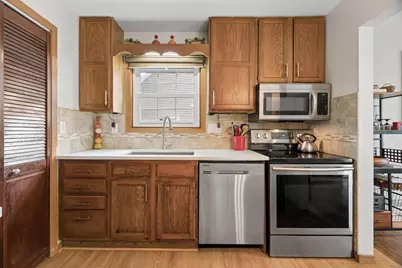 2553 Village Lane #B, Oshkosh, WI 54904 - Photo 9