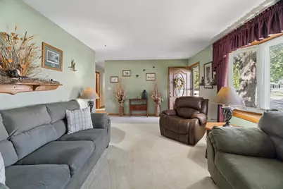 1135 Heritage Trail, Oshkosh, WI 54904 - Photo 3