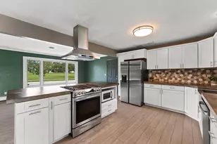 654 Cedar St, Neenah, WI 54956 - Photo 13