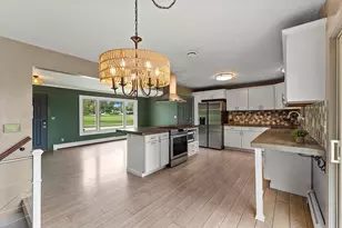 654 Cedar St, Neenah, WI 54956 - Photo 11